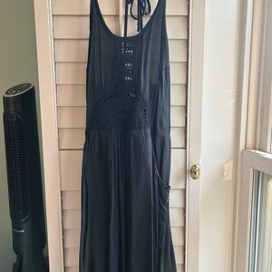 Black Sleeveless Dress